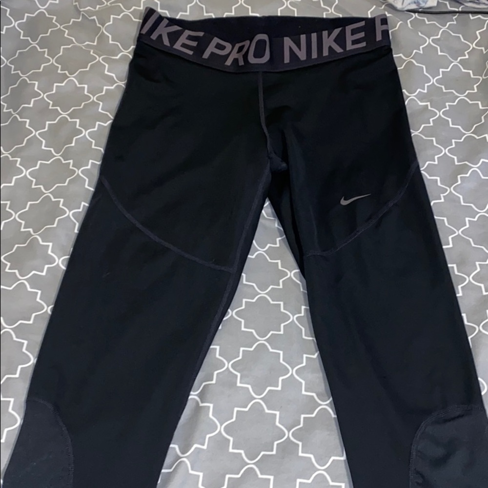 🌼NIKE PRO CAPRI 🌼